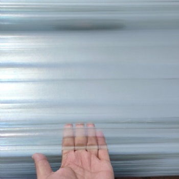 Polyester fiberglass translucent sheet for roofing and cladding