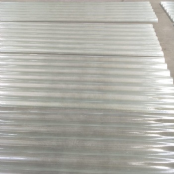 Polyester fiberglass translucent sheet for roofing and cladding